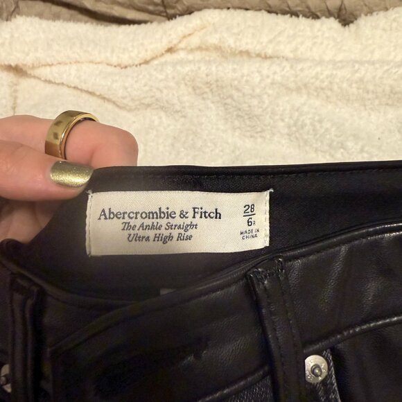 Abercrombie & Fitch - The Ankle Straight Ultra High Rise - Picture 3 of 5